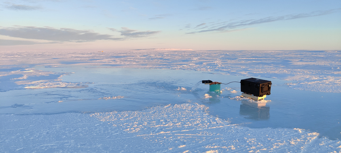 Pumping seawater over Arctic ice