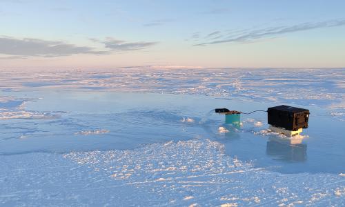Pumping seawater over Arctic ice
