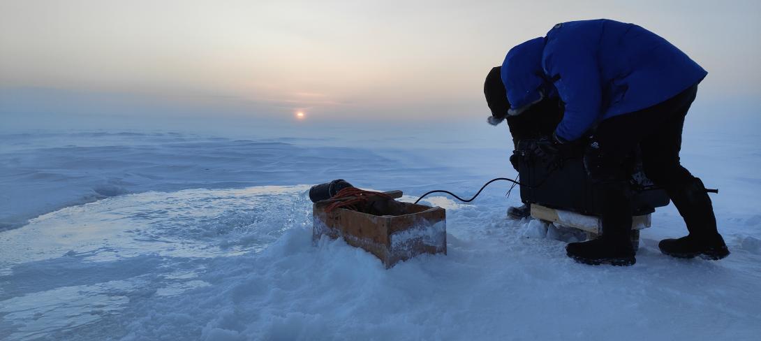 Pumping seawater over Arctic ice