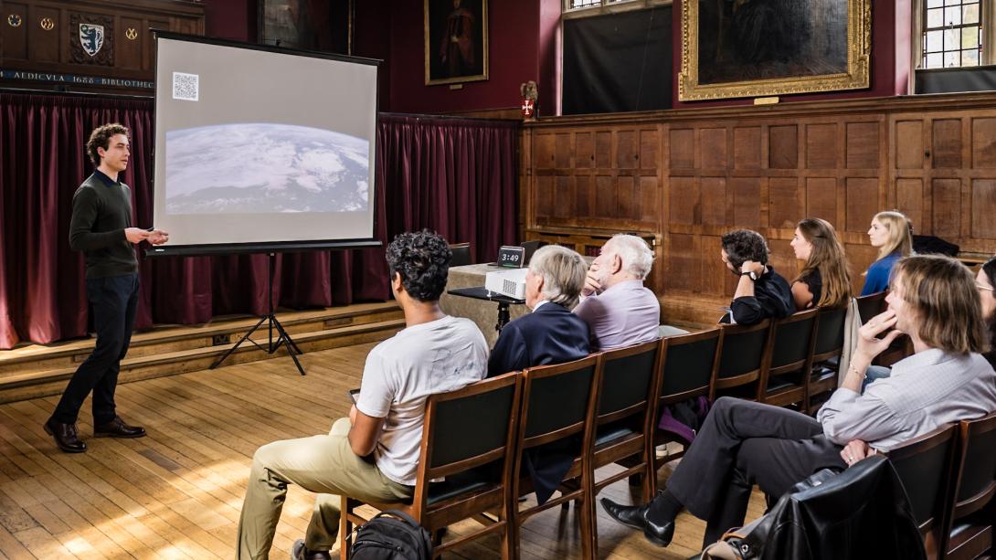 Dante presenting at Associates Day